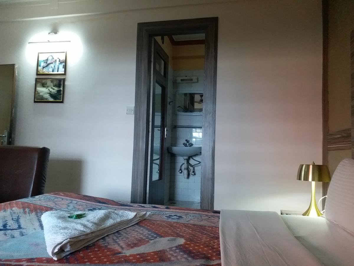 Hotel Marigold Pokhara Exterior photo